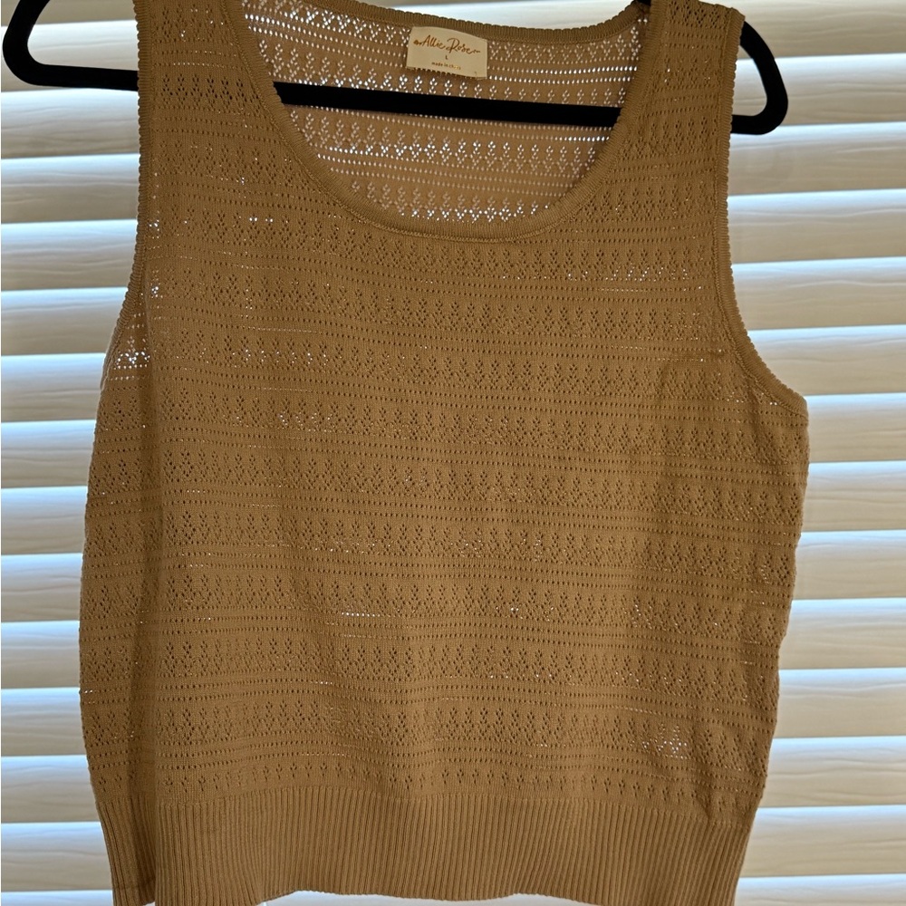 A New Day Women's Tan Sleeveless Top